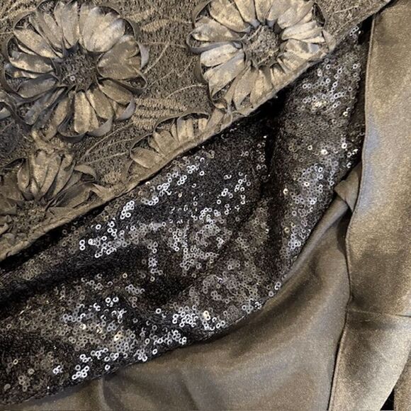 THEIA Black Velvet /Sequin Trumpet Hourglass Illusion Gown Formal Size 8 - Picture 10 of 13